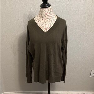 💥5/$25 Matty M Green V-Neck Sweater Classic Knit